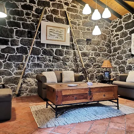 In Pico Casa Da Roseira Brava